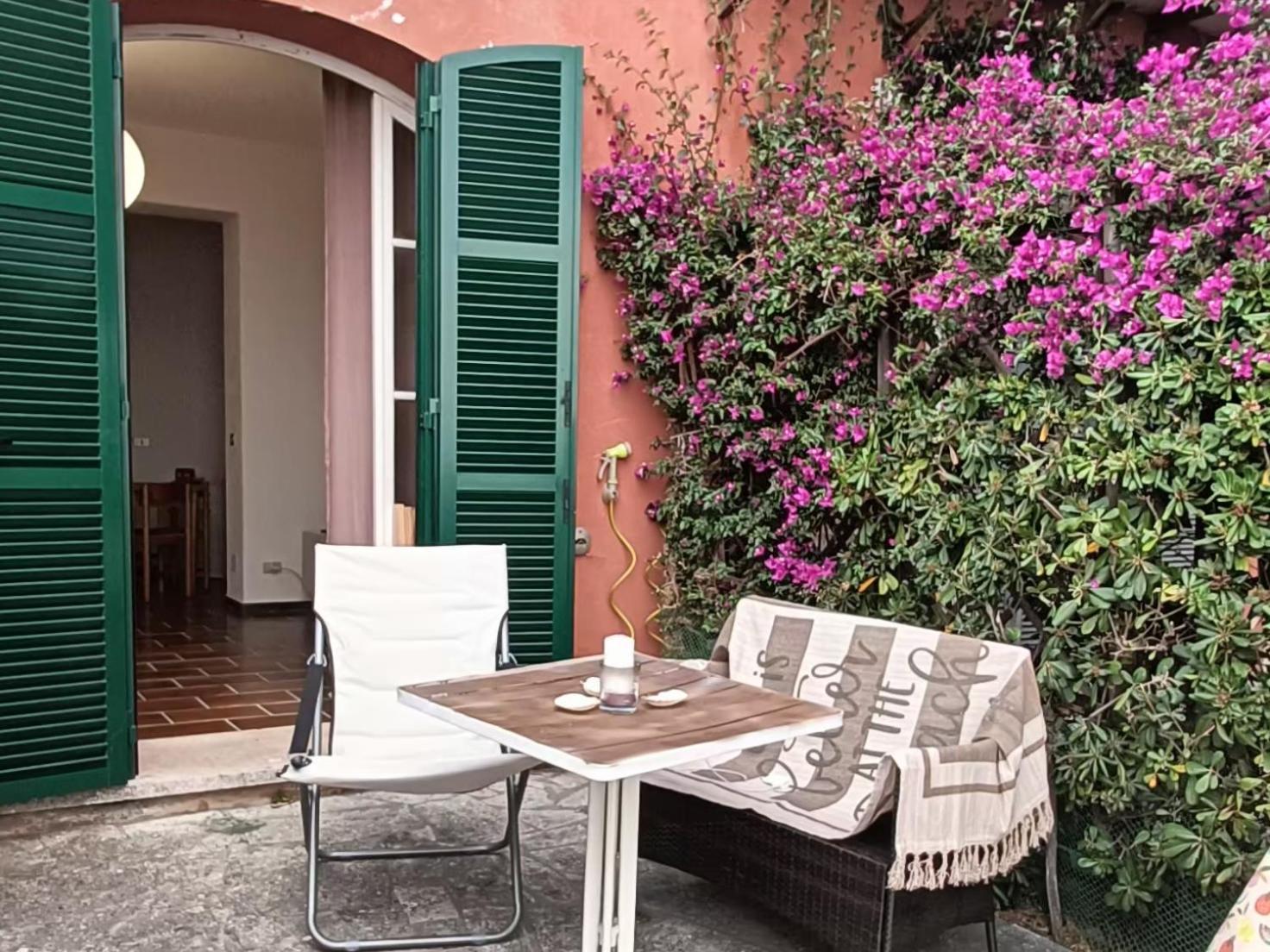 Apartament La Cita Ca - Vista Mare Finale Ligure Zewnętrze zdjęcie